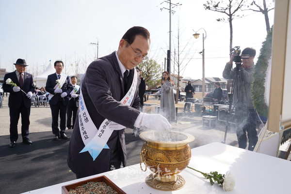 13일 석오이동녕기념관에서 석오 이동녕 선생 서거 제83주기 추모제가 열렸다. (사진제공=천안시)